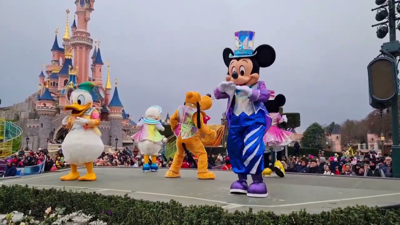 Disneyland Paris, Dream...and Shine Brighter! Follow the ride! New dancers. 22nd January 2023