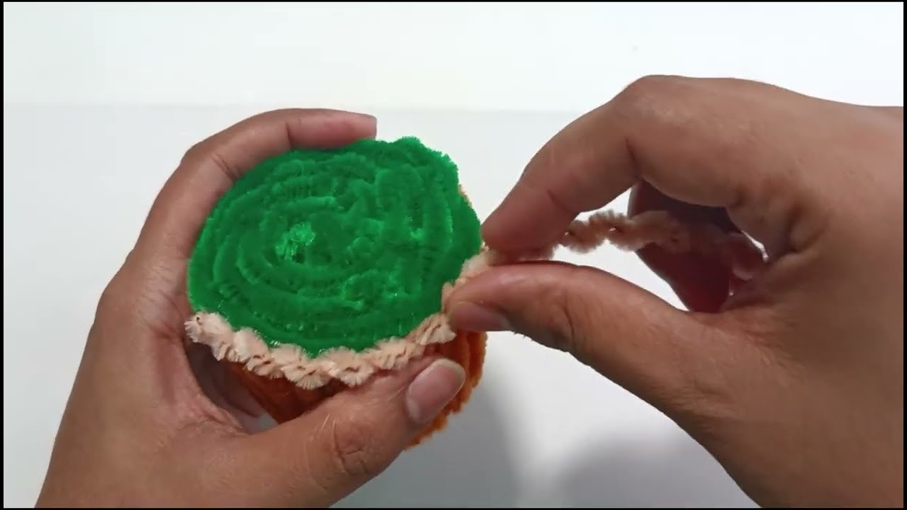 DIY How To Make Chenille Wire Gifts