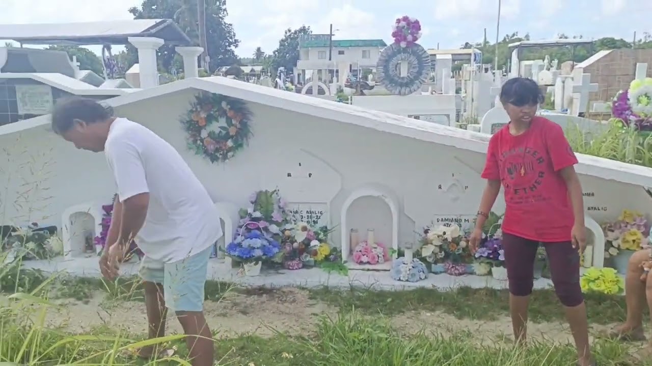 We are visited cemetery to our mom/grandma birthday 