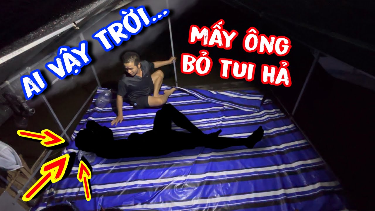 Ku Đạt khóc hết nước mắt vì bị Thánh Xàm bỏ lại có một mình trên bè nổi giữa đồng