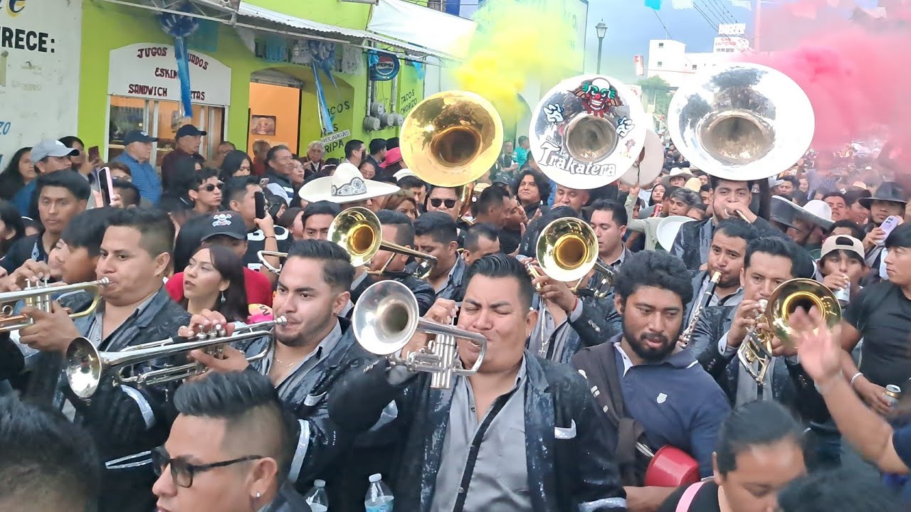ASI EMPEZÓ BANDA LA TRAKATERA EN LA CALENDA DE NOCHIXTLAN OAXACA/ EL PIANISTA Y MÁS