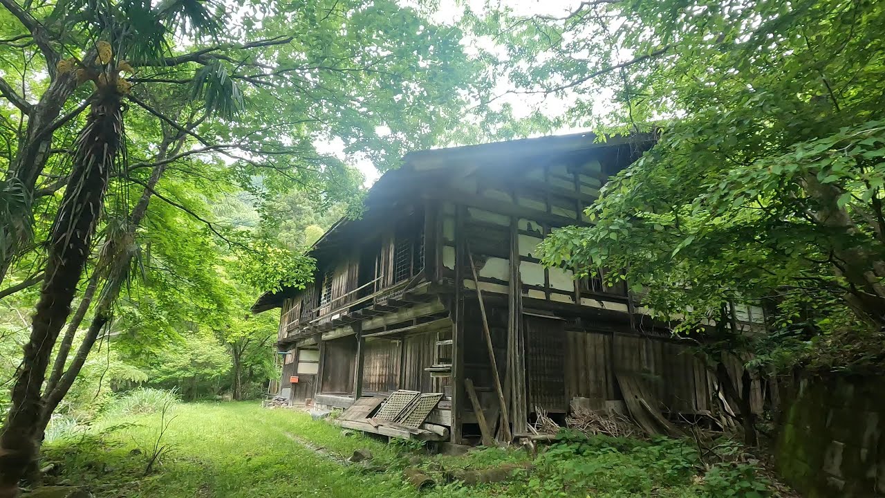 【群馬県藤岡市】まるでジブリのような神秘的な世界に足を踏み込んだ