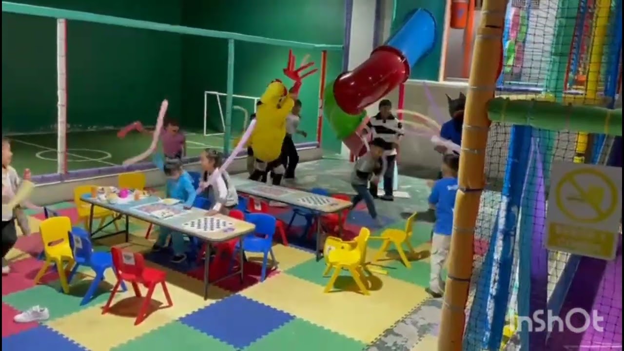 Sonido cervantres poquita gente pero de ambiente 