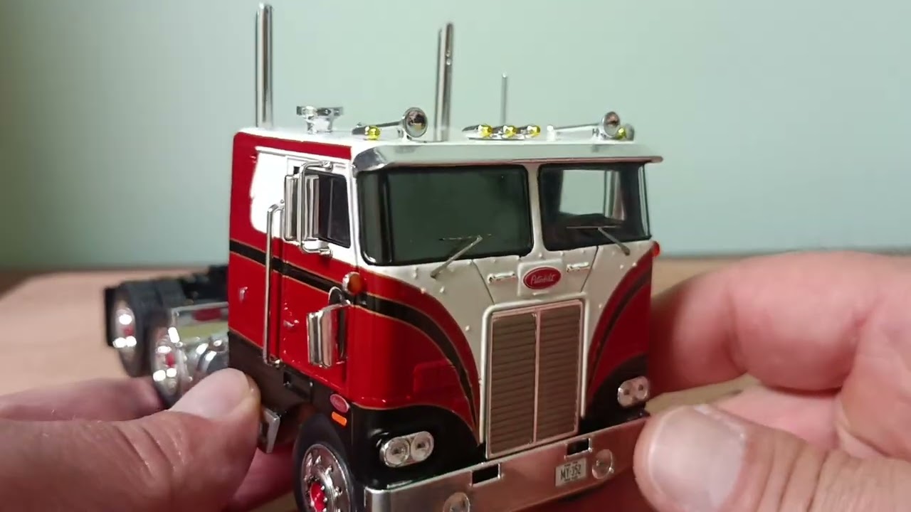 PETERBILT.   352.  PACEMAKER. 1979. Год.  Обзор.  1/43.