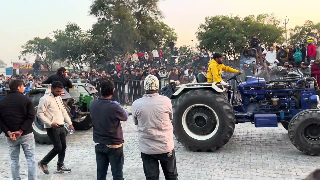 Surender punia hunter tractor vs asla sanju nain tractor dhamar tochan tonament 