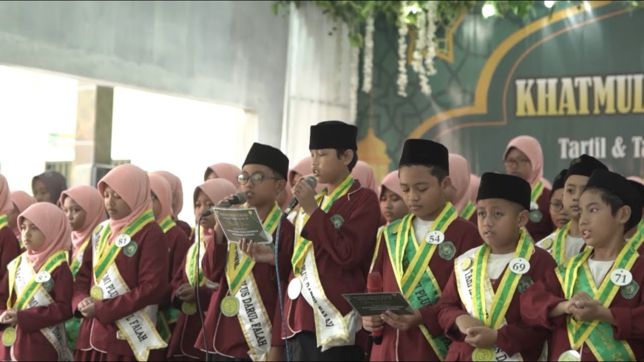 Qod Anshoha & Puisi - Persembahan Khotimin Khotimat (Khotaman Angkatan ke 2 MI Plus Darul Falah