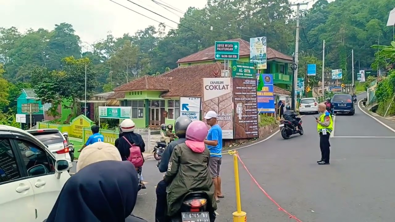 Jalan Menuju Wisata Alam Palutungan Kuningan Jawa Barat