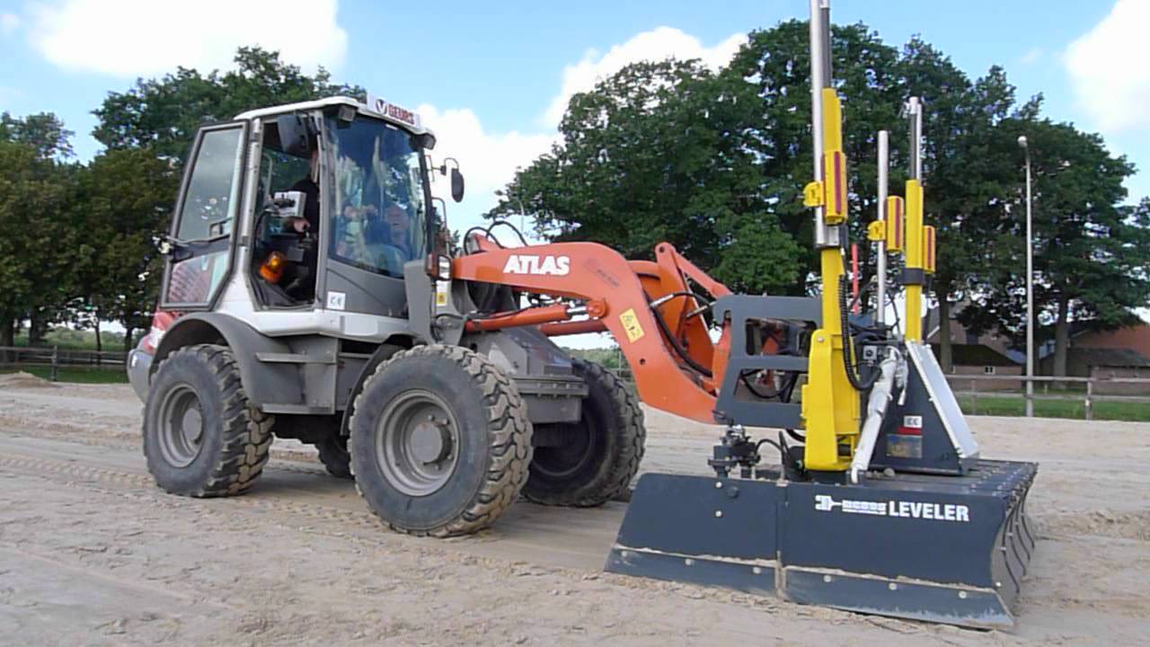 1 - Unieke Mekos / MCS  Leveler voor vlak en tonrond leggen van zandbanen. ( patent )