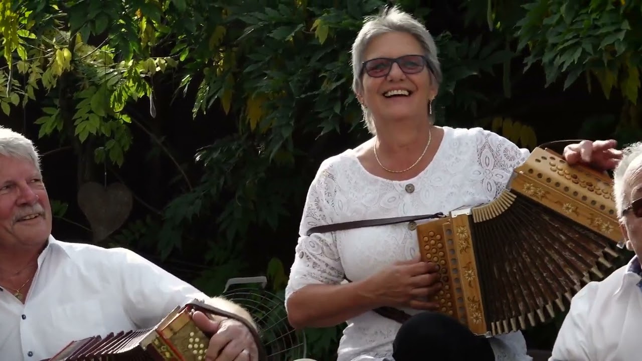 Ländlerquartett Halb Halb   Dä gfallt em Beat