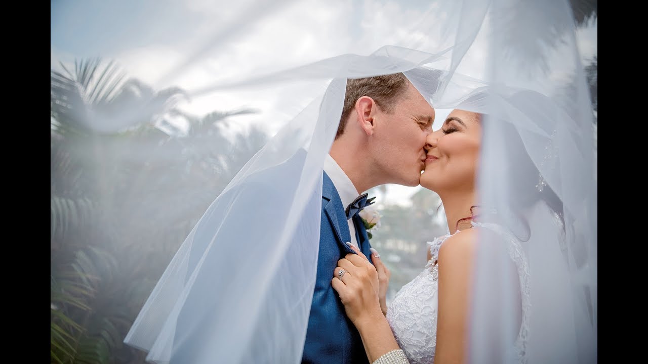 Surfers Paradise Marriott Resort & Spa - Sarah & Matthew