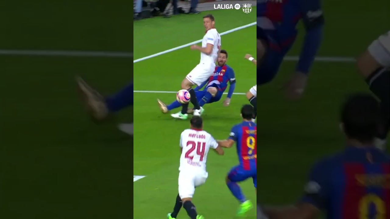 Did Su&aacute;rez really score this?! 🤯 #shorts #fcbarcelona #football