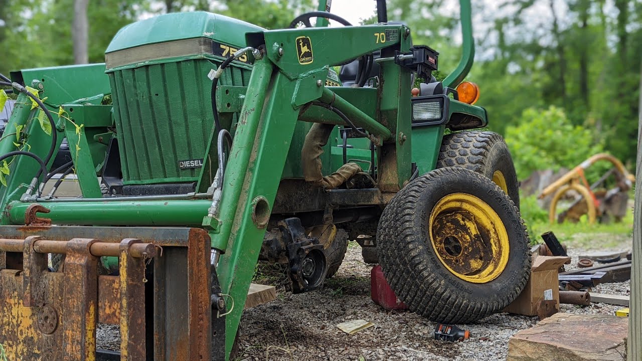 Ремонт компактного трактора John Deere 755 — течь в сальнике колеса и многое другое