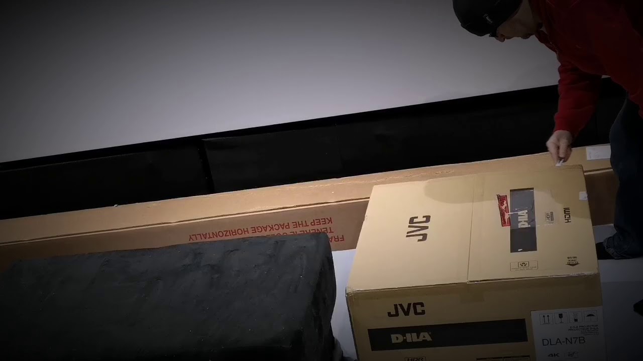 Kalibrate's JVC DLA-N7 4K Projector unboxing