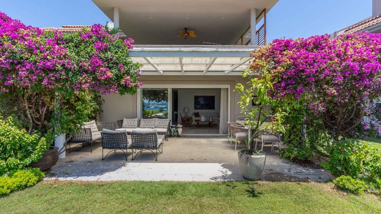 Göcek Safir Sitesi’nde Giriş Katı Yazlık Ev!