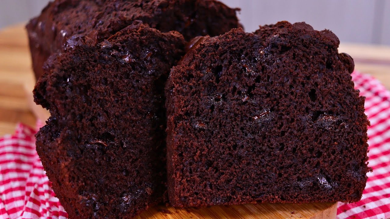 TEM BANANA MADURA SOBRANDO AÍ? | BOLO DE CHOCOLATE COM BANANA SUPER FOFO E MOLHADINHO!