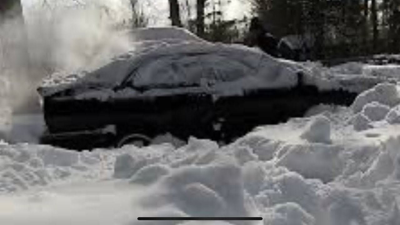 AUDI COUPE 2.2 GT  Kaivetaan kinoksesta..
