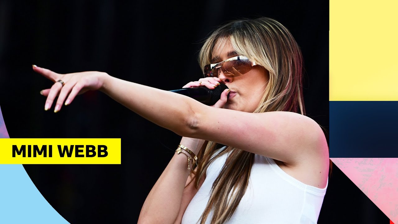 Mimi Webb - Freezing (Reading Festival 2023)