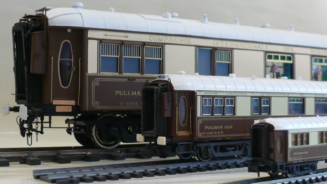 Models of the CIWL Fl&egrave;che d'Or Pullman cars in original brown/creme livery which is my favourite