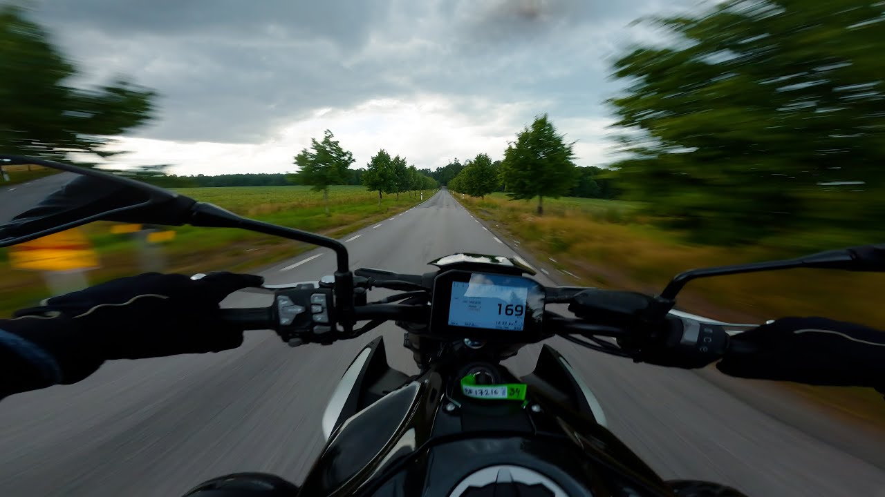 How it feels to ride Kawasaki Z900 -2025