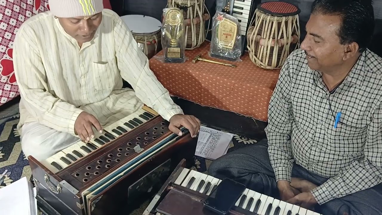 Gujarati Prachin Bhajn l Aa re Avsar Ma Jene Sadguru l l Sikhen l Ashram - 1