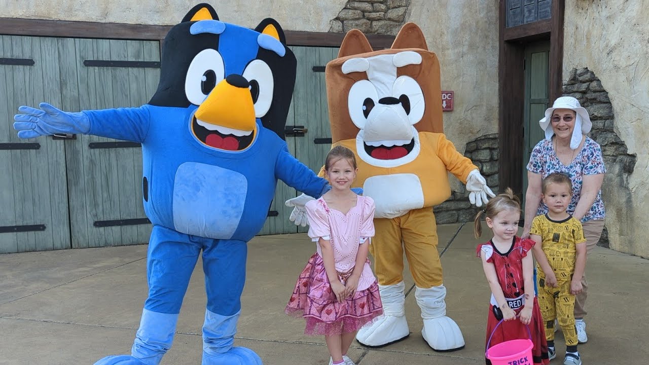 WE MET BLUEY & BINGO AT THE ZOO!!! - Boo at the Zoo 2024 - Louisville Zoo
