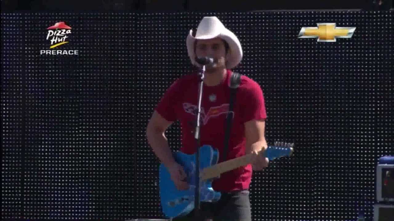 Brad Paisley - Daytona 500 2011 HD