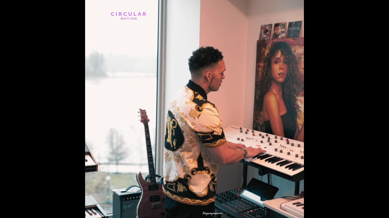 Playing a Melodic Pad Preset on the Magnolia Analog Synth - RNB type Beat (Circular Motion)
