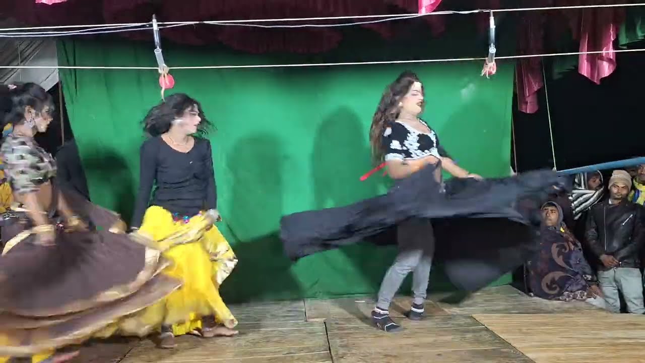 पायल ने घाघरा खोलकर किया कमरतोड़ डांस काजल के साथ, नगीना डांस  ,#nautanki #dance #tamasha 