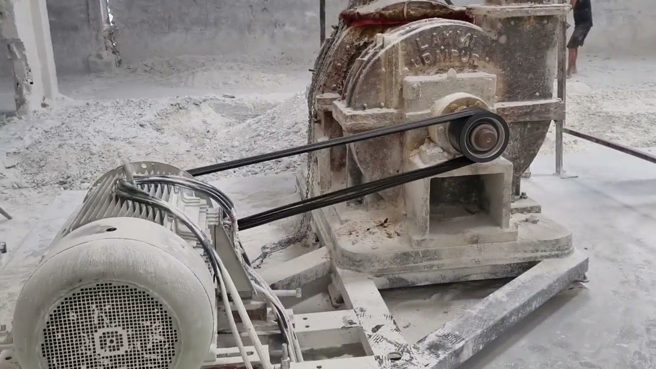 Pulveriser machine live running