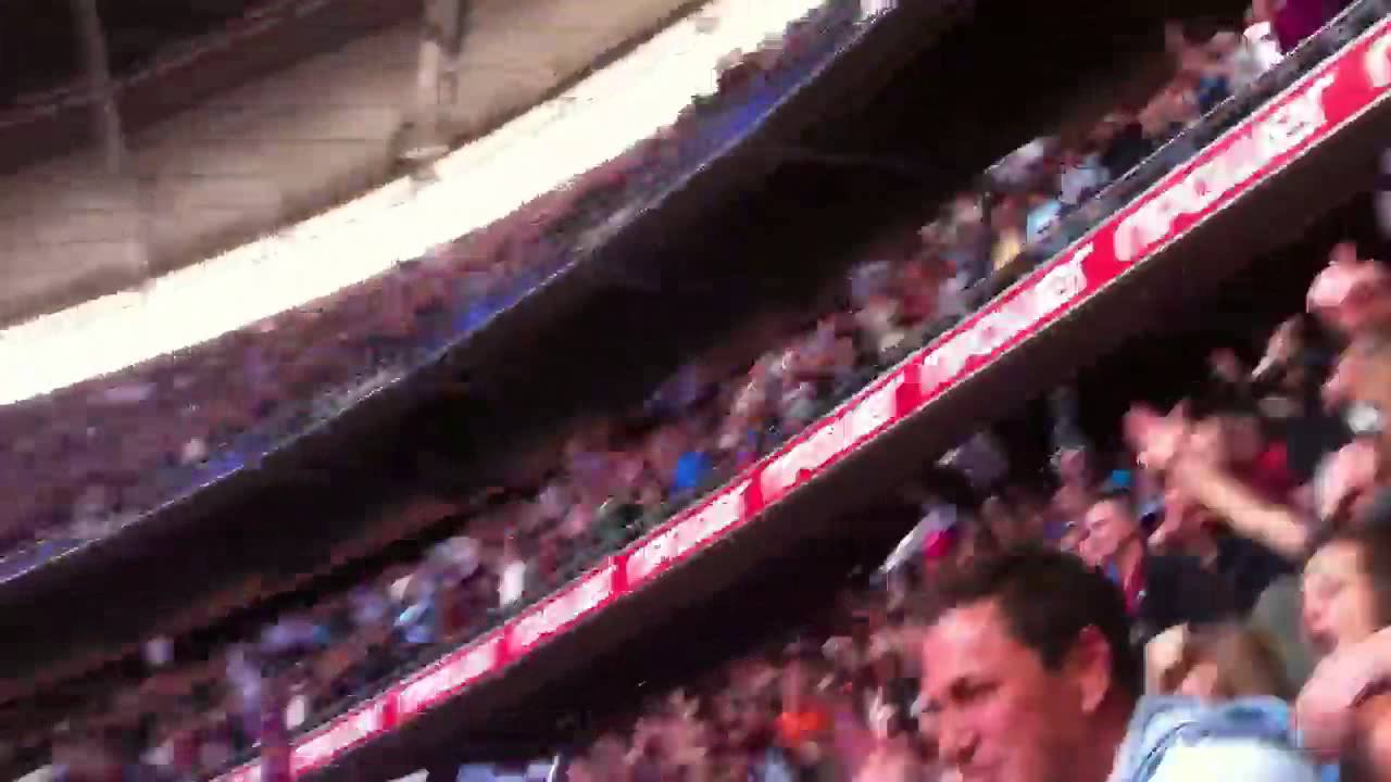 The moment west ham got promoted at wembley