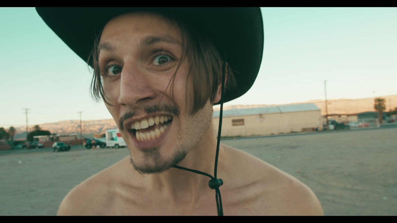 bbno$ - brainless prod. lentra (Official Video)