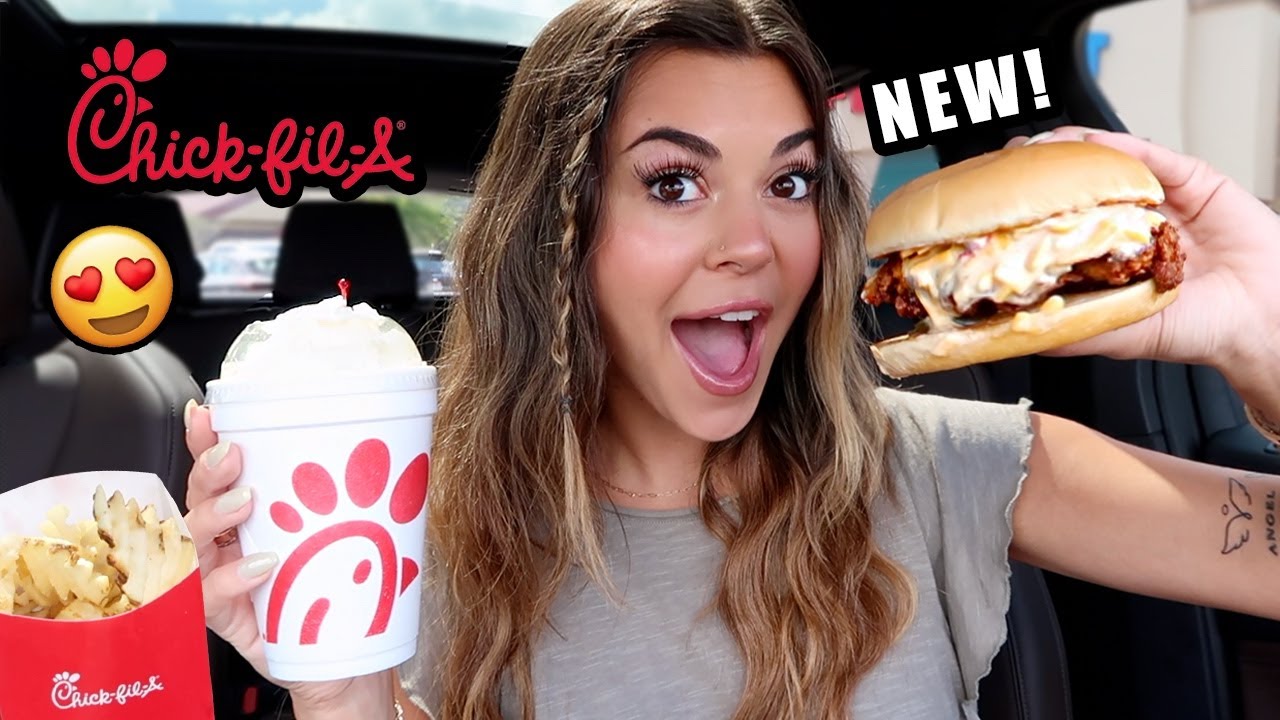 Honey Pepper PIMENTO CHEESE Chicken Sandwich & Caramel Crunch MILKSHAKE at Chick-Fil-A !!