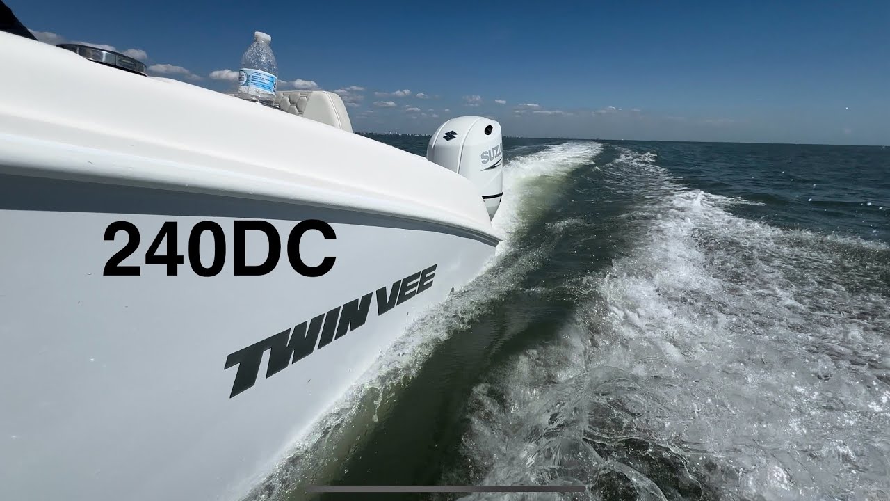 Twin Vee 240DC Sea Trail