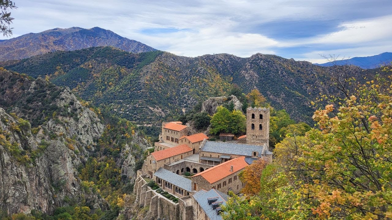 Randonnée Pyrénées Orientales : Autour de l'Abbaye Saint Martin du Canigó