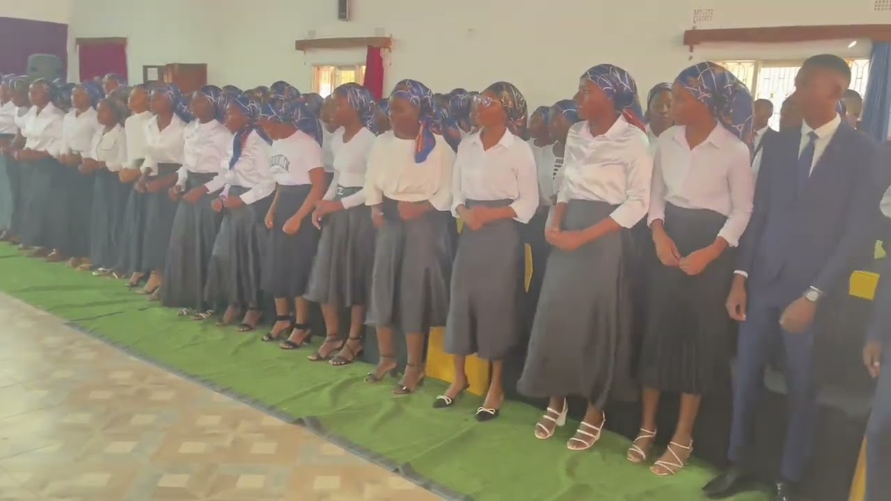Aniversário juventude cristã 2025-hamba ivanguel. Coro do culto com maestrina Amância