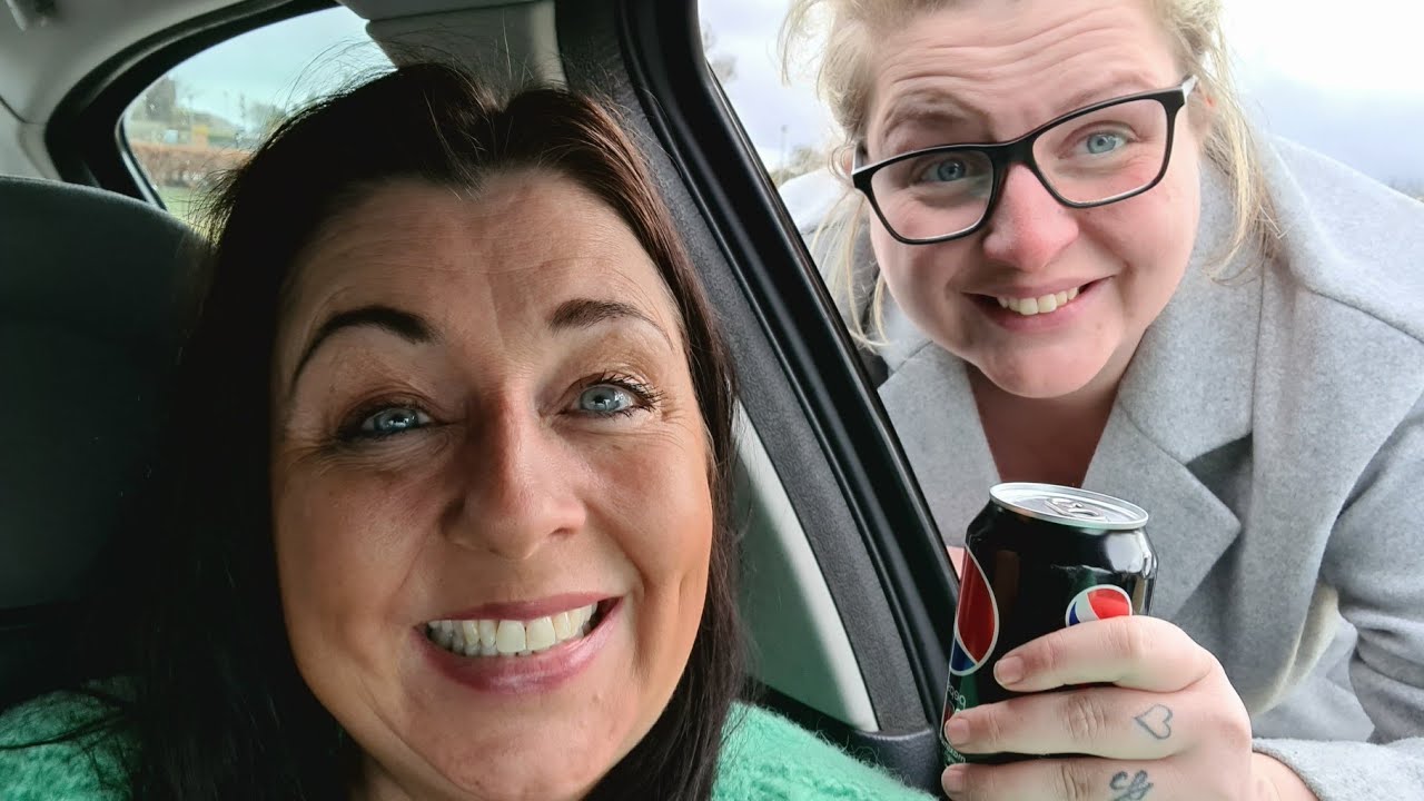 SNEVEJR☃️❄🤣NADIA & MICHELLE VIL TISSE P&Aring; EN MARK🤣🚙🙊