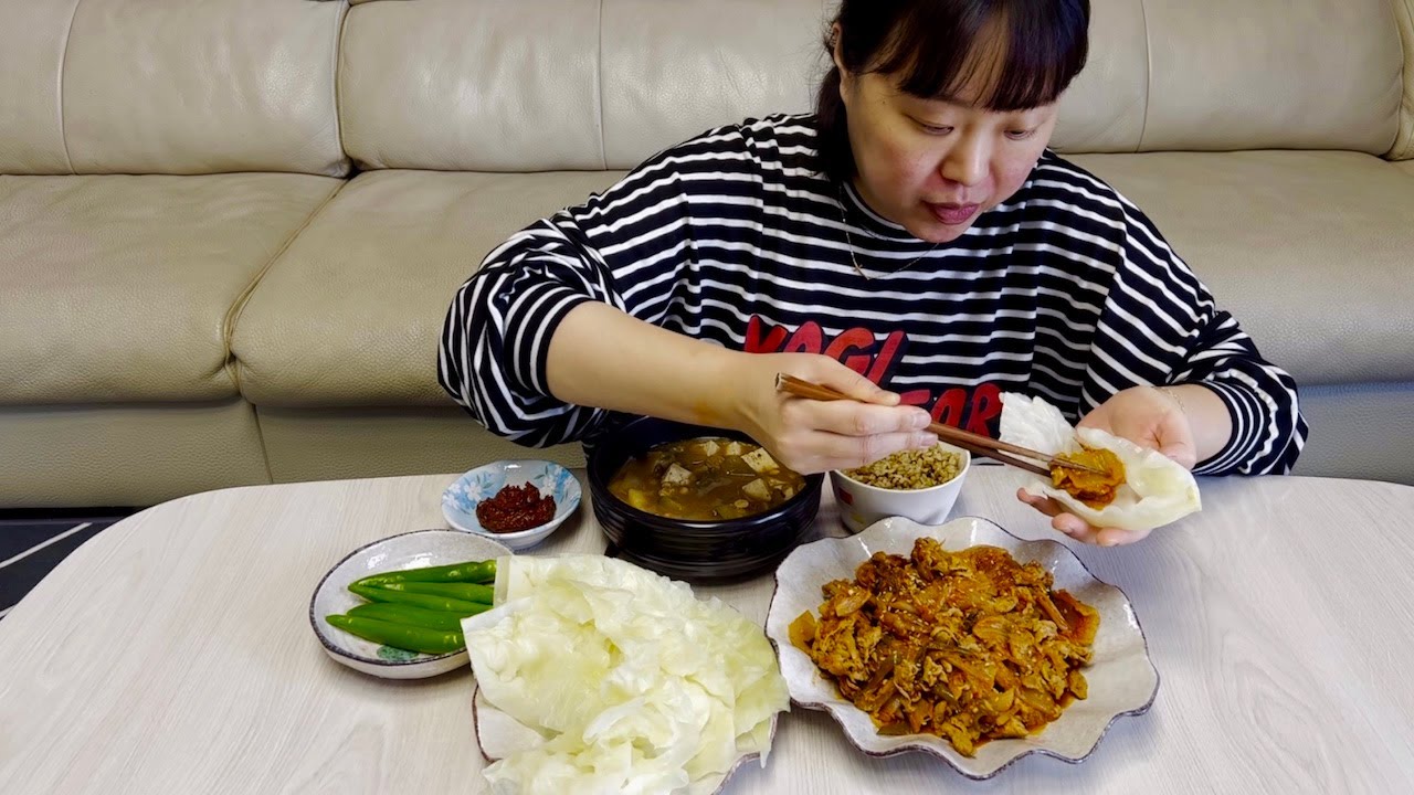 집밥먹방) 김치제육볶음, 양배추쌈, 된장찌개 (ft.남편도시락) | Home meal (Stir-fried Kimchi Jeyuk, Doenjangjjigae) Mukbang