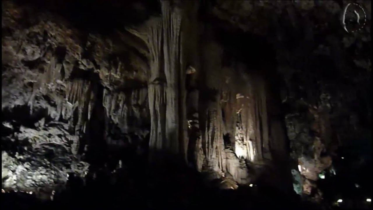 Senderoxtrem en la cueva de Valporquero