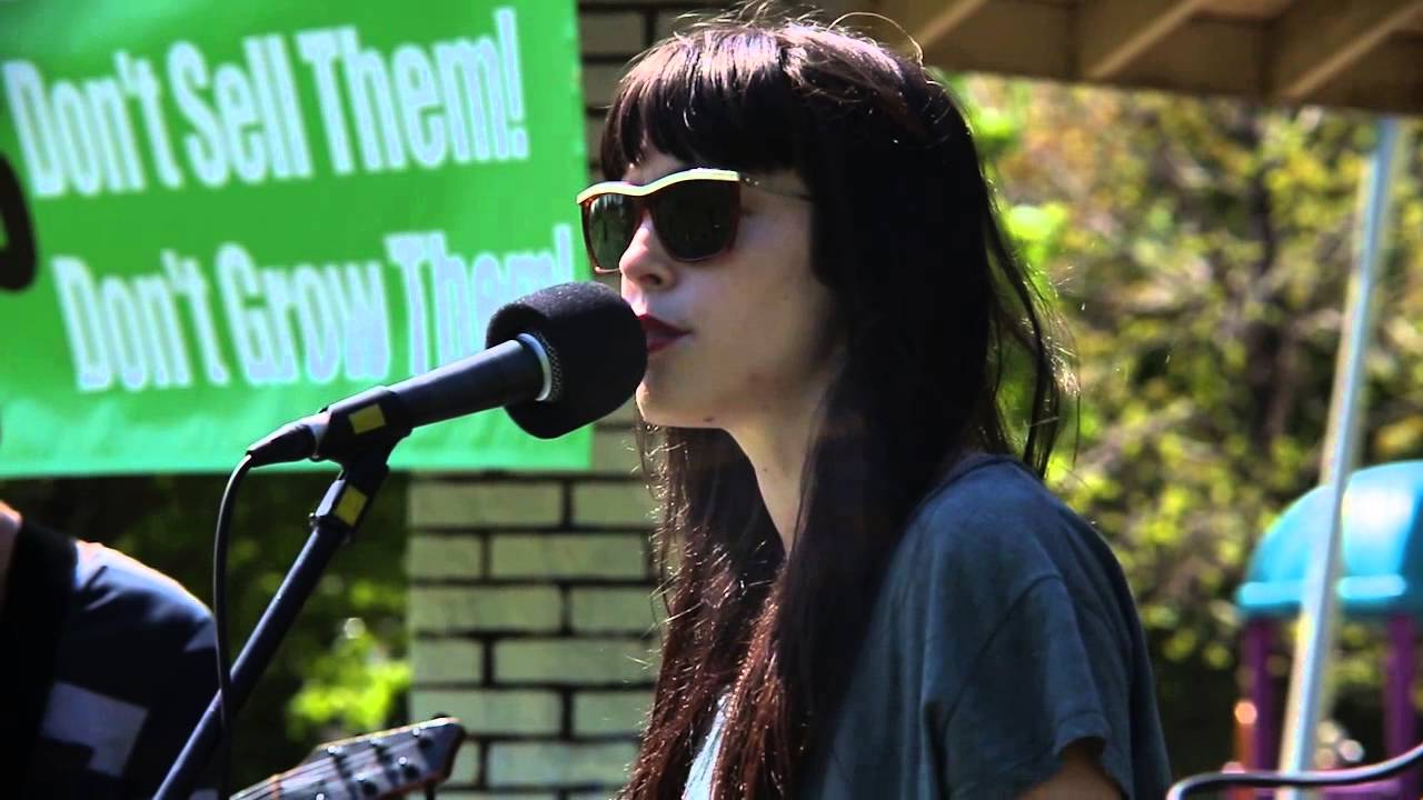 Elise LeGrow Performs at GMO-Free Festival in Toronto - May 24 2014