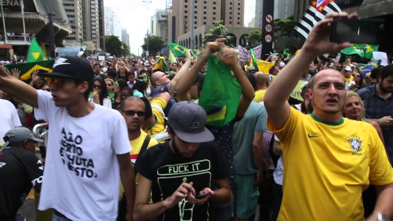 Secretário da Segurança de SP é vaiado e deixa av. Paulista sob escolta policial