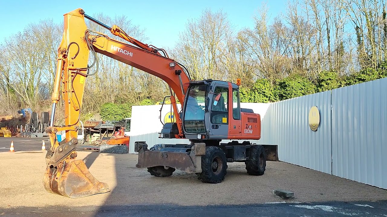 Pelle sur pneus HITACHI ZX130W