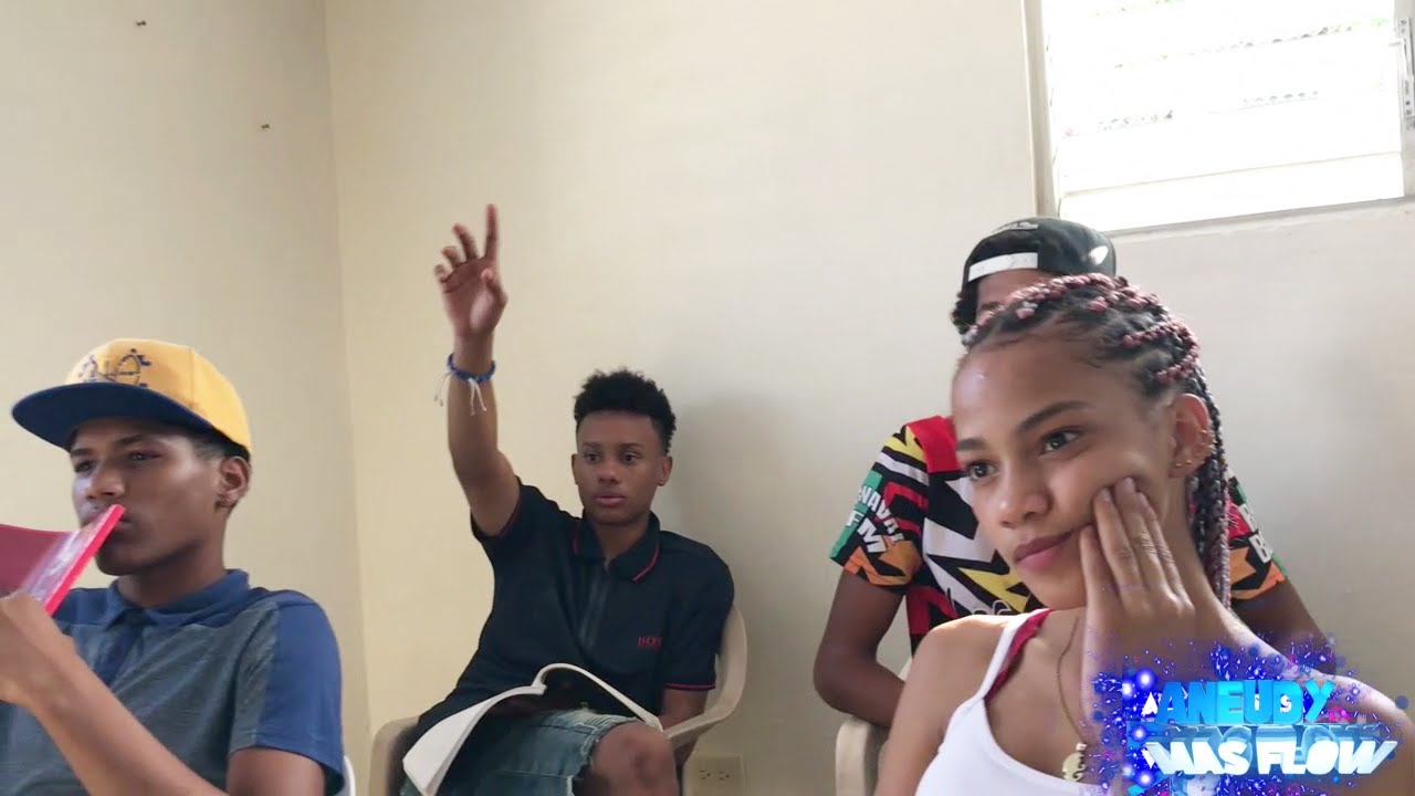 EL PROFESOR QUE HABLA MAS RAPIDO.  HABLANDO DE HISTORIA