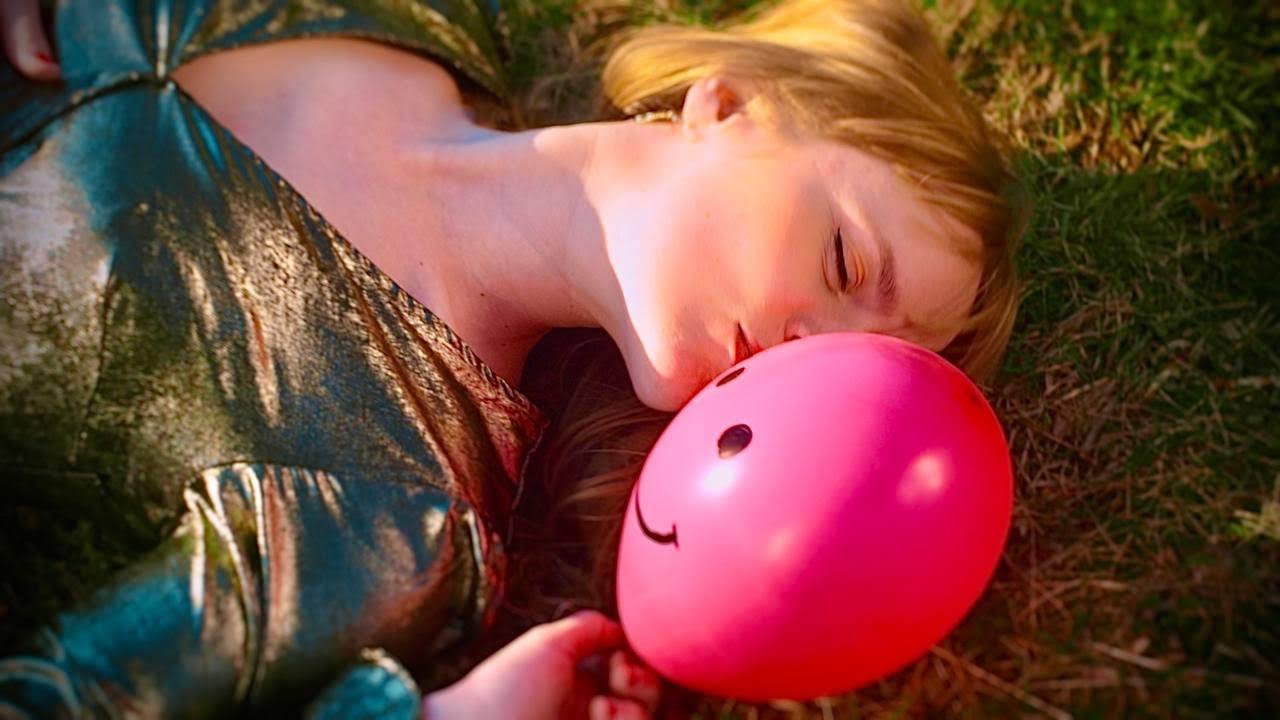 Kristin Shey - FRIEDE FREUDE EIERKUCHEN (Official Video)