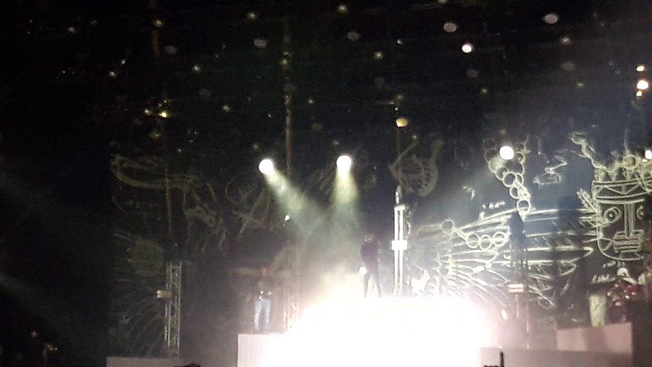 Paaspop 2018, Lil' Kleine LIVE - intro en Krantenwijk