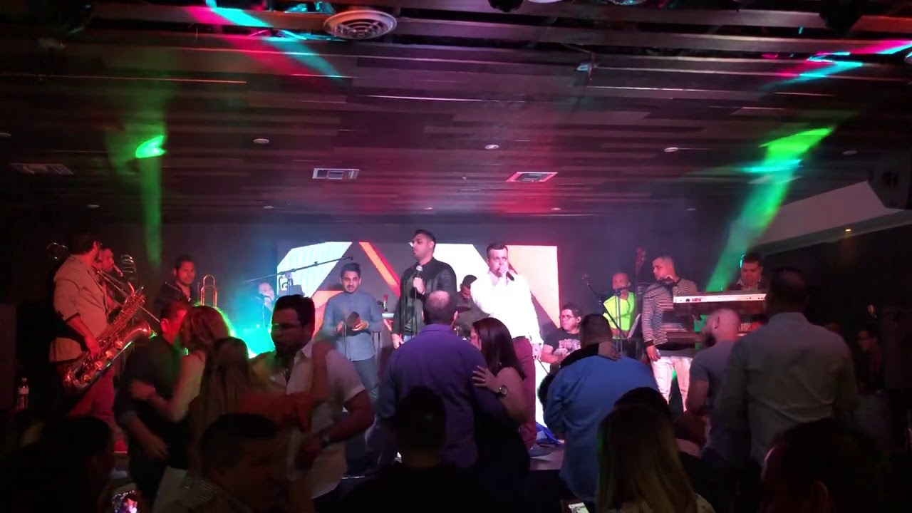 Ronald Borjas y Oscar Arriaga - Idilio