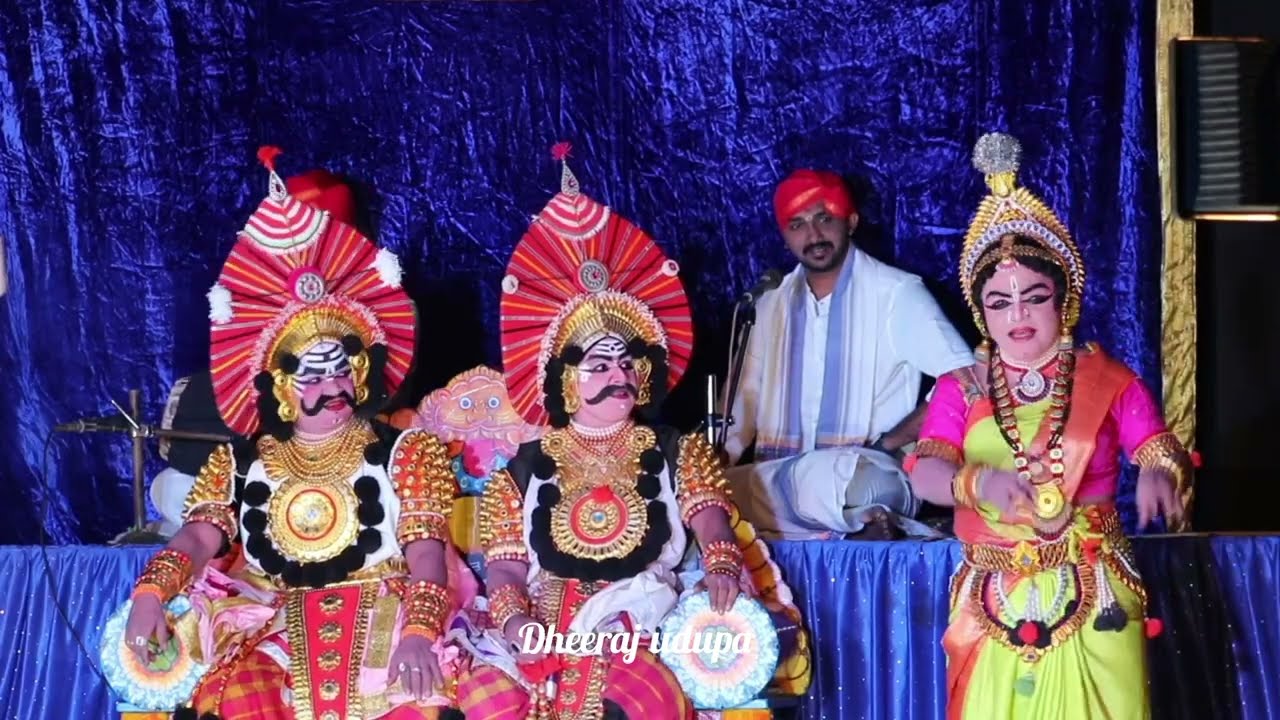 ಇತ್ತೀಚೆಗೆ ವೈರಲ್ ಆದ ವೀಡಿಯೋ..ಪಾಪಣ್ಣವಿಜಯ  ಪ್ರಸಂಗದ ದುರ್ಮುಖ ದುರ್ಮತಿಯಾಗಿ ಉದಯ್ ಕೊಠಾರಿ ನಿತಿನರ ಭರ್ಜರಿ ಹಾಸ್ಯ😝😝