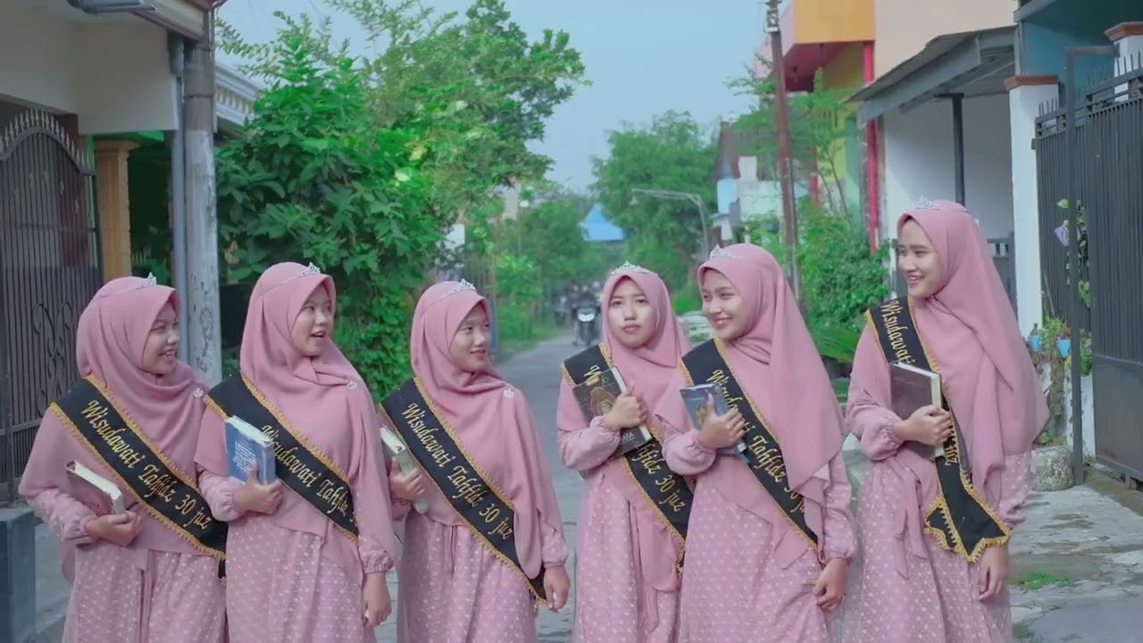 WISUDA HAFIDZ HAFIDZAH MA'HAD TAHFIDZ RAUDHATUL QUR'AN MOJOKERTO