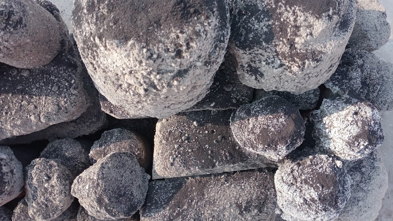ASMR: Happy Birthday 🎂🎊 Hiba  Pure Charment  Dry Crumbling on Floor#relaxingsounds #asmr#crumbling