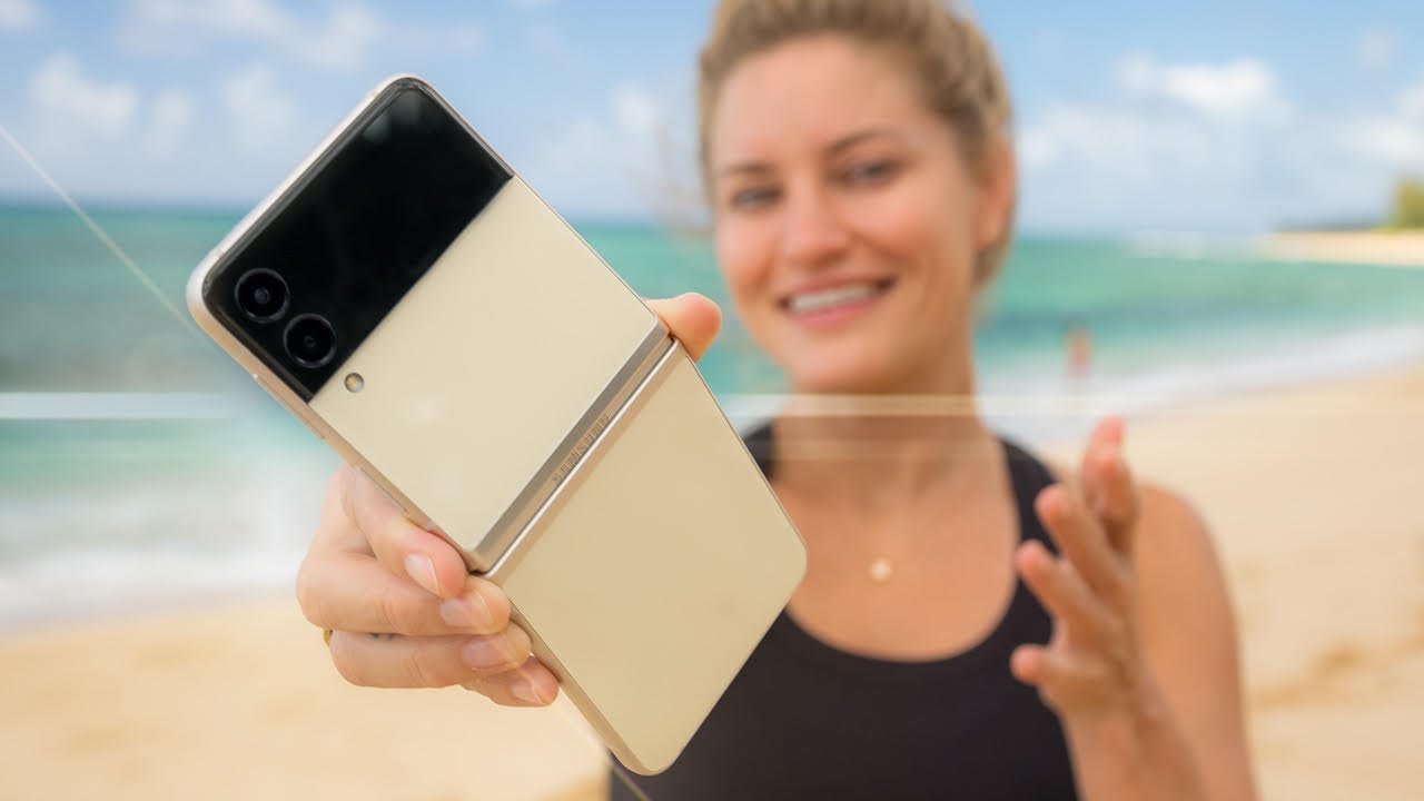 Samsung Galaxy Z Flip3 5G - Review in Hawaii!