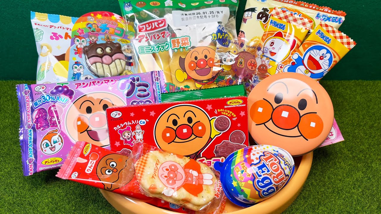 【ASMRお菓子開封】🍫🍭🥖アンパンマンとドラえもんのお菓子&パンを開封してお皿に並べてみた！満足度MAX(No Talking)